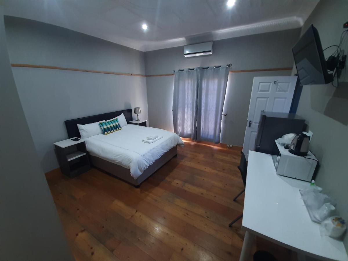 Lux Rooms On 37 ブルームフォンテーン エクステリア 写真